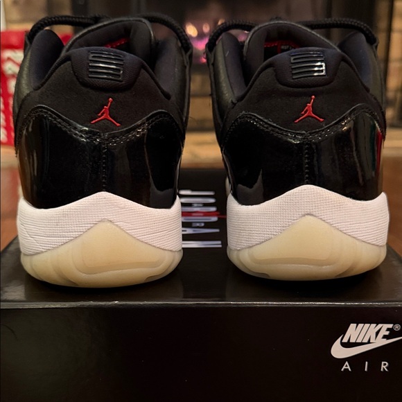 Jordan 11 low 72-10 - Picture 4 of 6